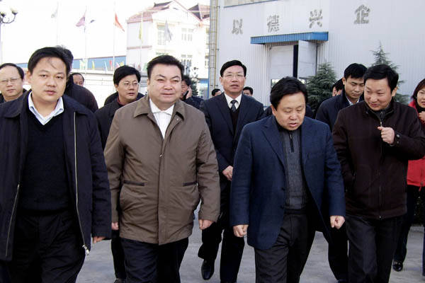 安徽省委副秘書長(zhǎng)王福宏視察中德機(jī)床 安徽省委副秘書長(zhǎng)王福宏視察中德機(jī)床